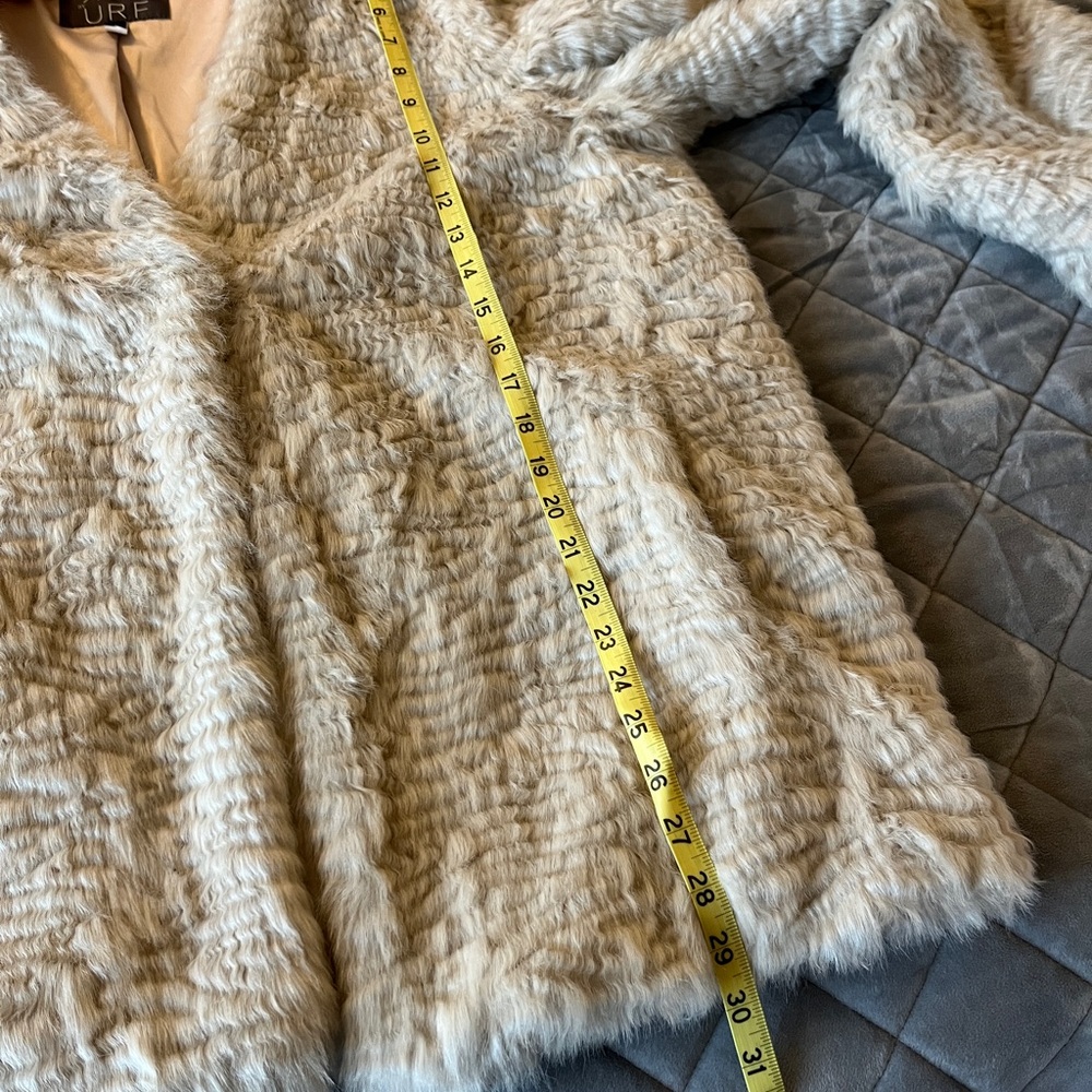 Faux Fur coat from Anthropologie - Picture 7 of 7
